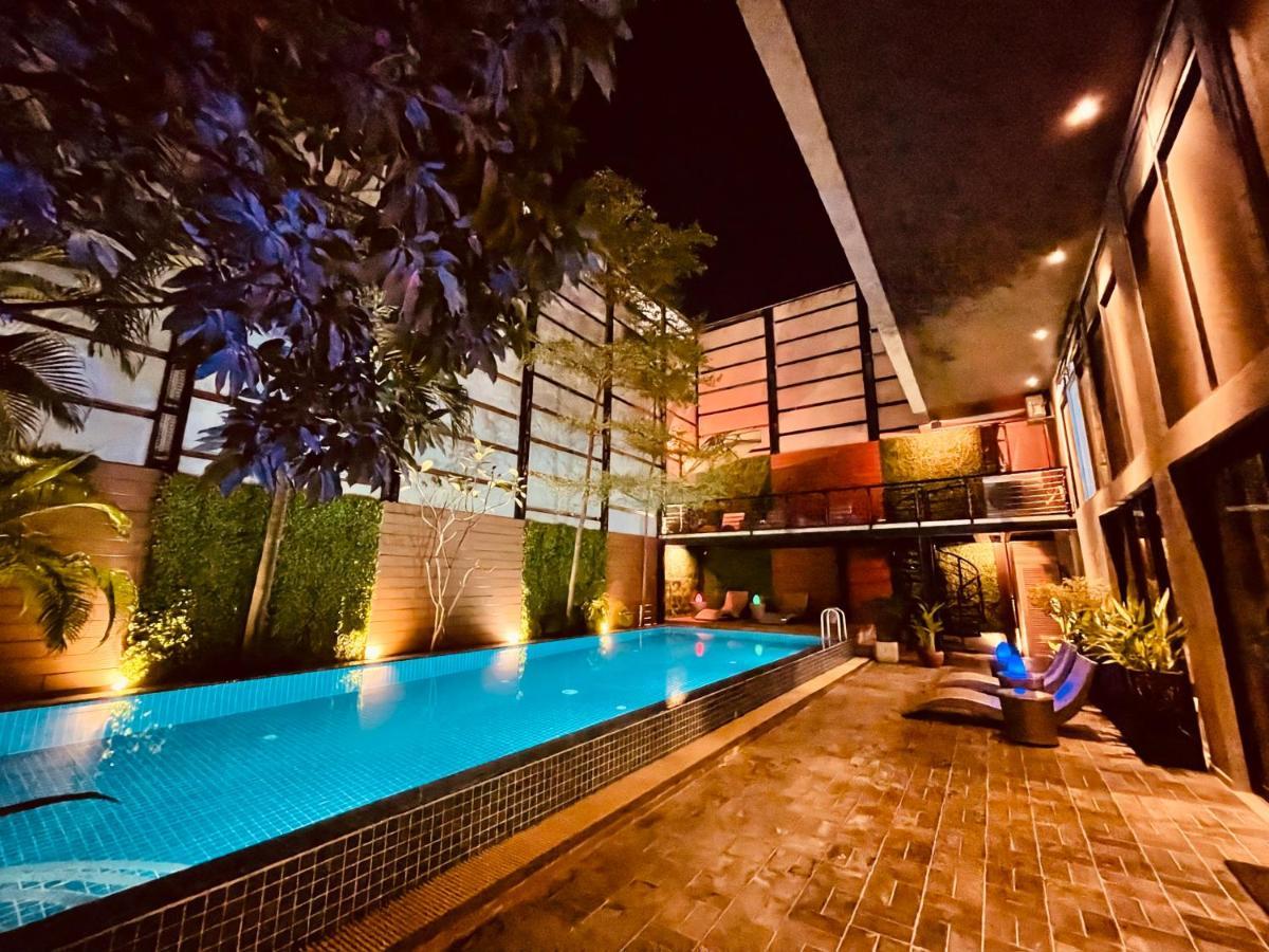 Check Inn Phnom Penh Bkk1 מראה חיצוני תמונה