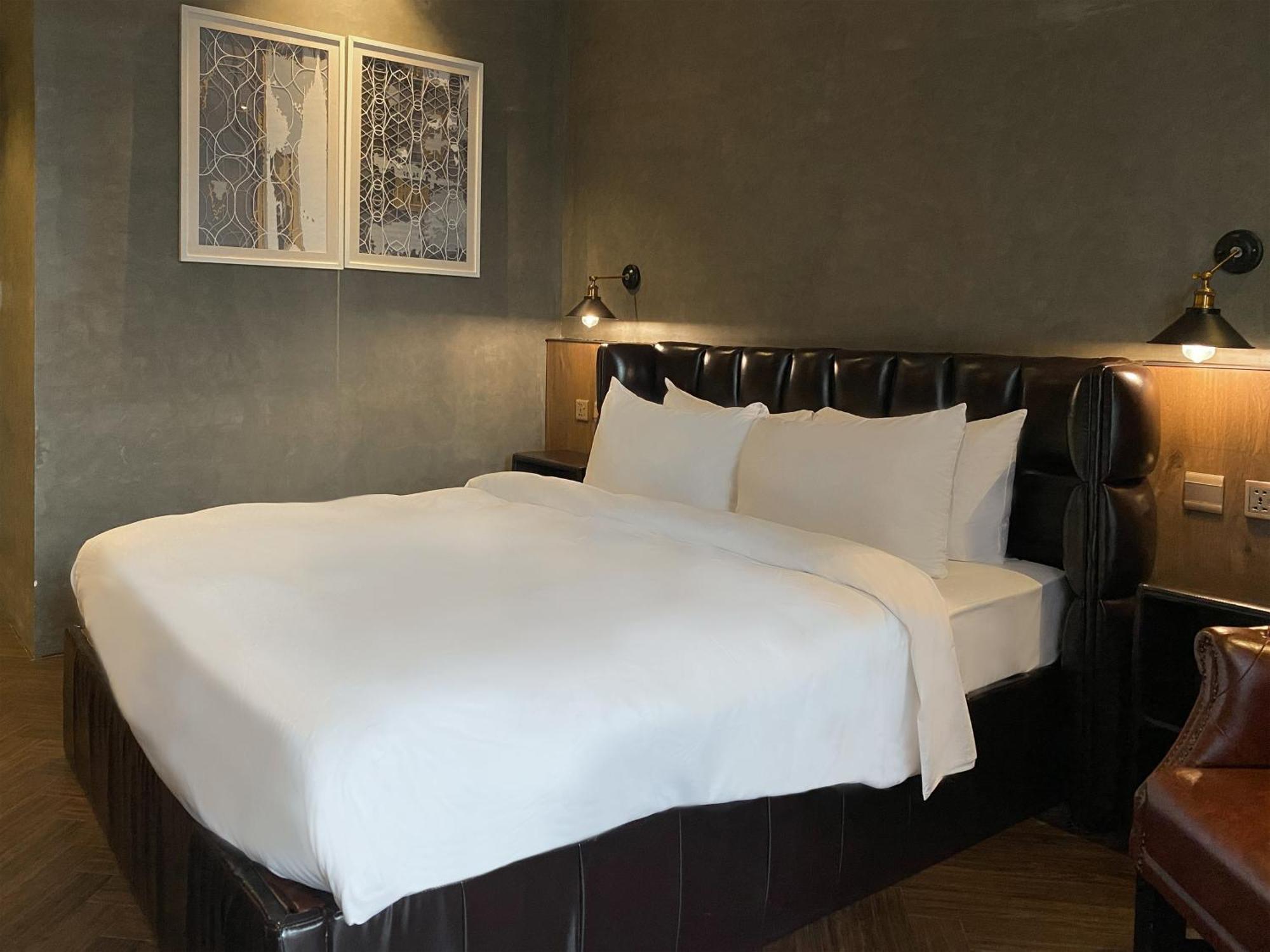 Check Inn Phnom Penh Bkk1 מראה חיצוני תמונה